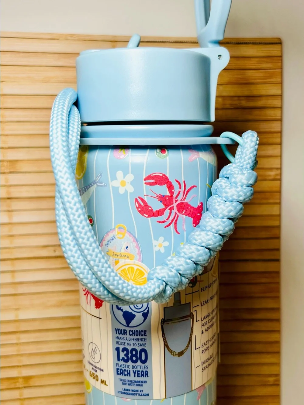 Hydragear 22oz Summer Seafood Flip Top Water Bottle Lobster Charm Rope Handle - Picture 13 of 17